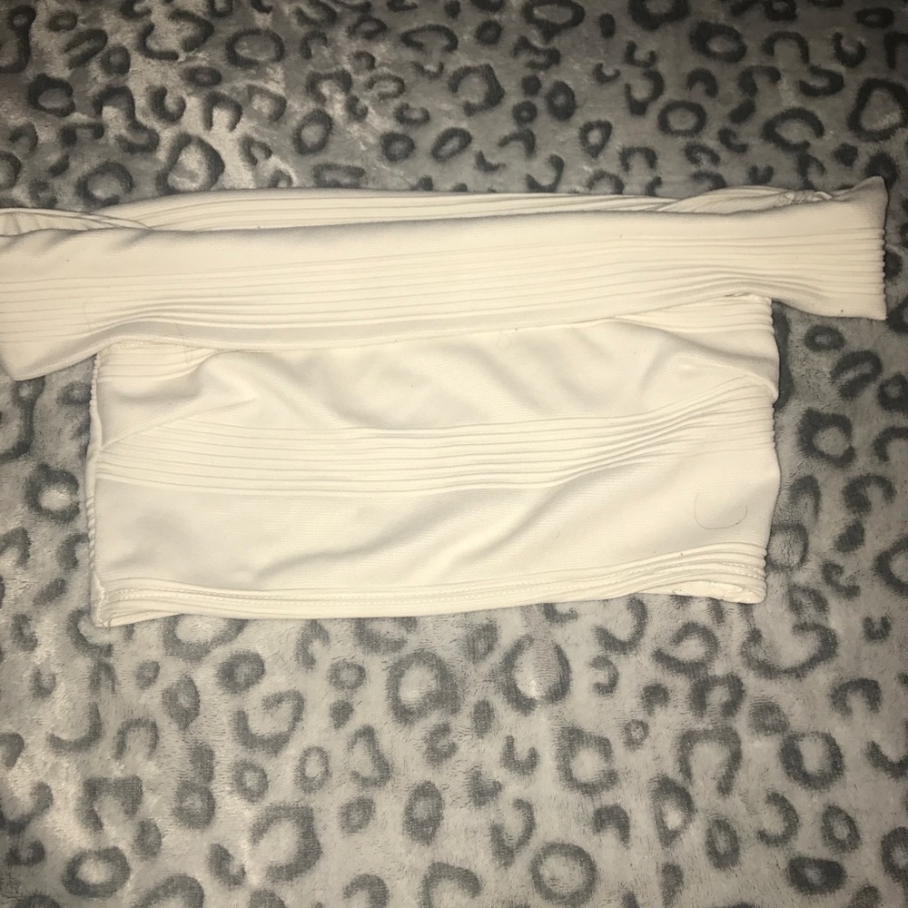 White off shoulders Crop Top